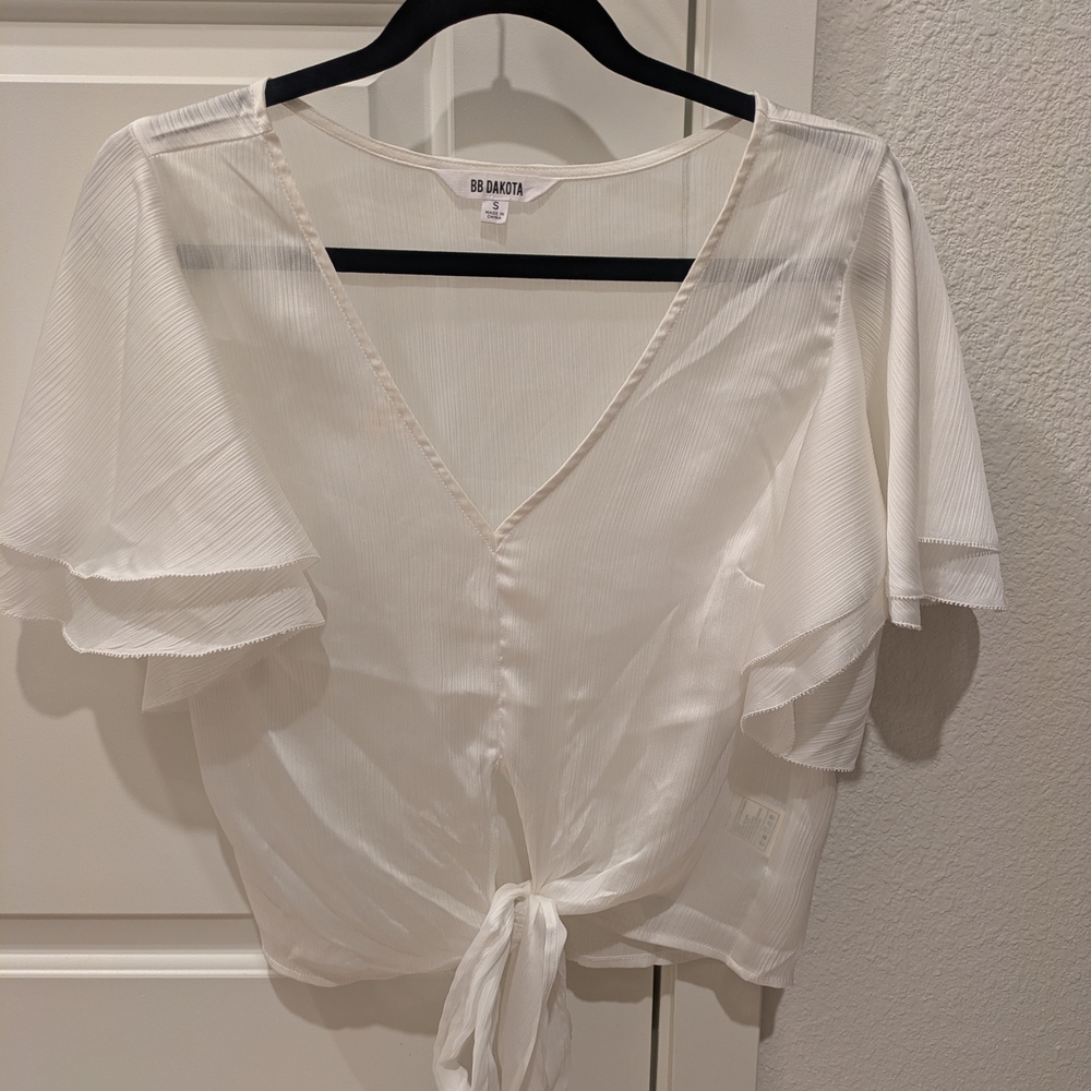 BB Dakota Women's White Tie-Front Top